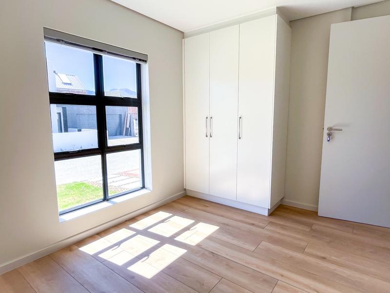 3 Bedroom Property for Sale in Lemoenkloof Western Cape